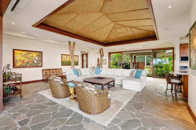 Listing Image for 137 Anapuni Loop 8 of 47