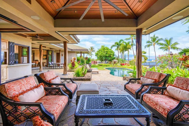 Listing Image for 137 Anapuni Loop 9 of 47