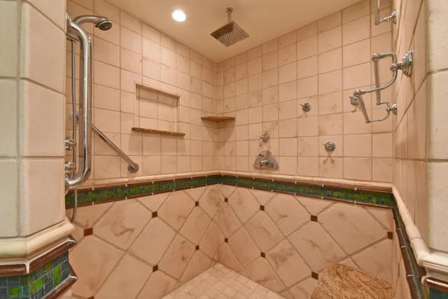 Listing Image for 50 Nohea Kai Dr 4104 27 of 48