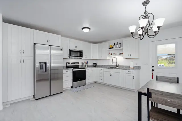 Listing Image for 6 Kuhina Pl 6 of 31