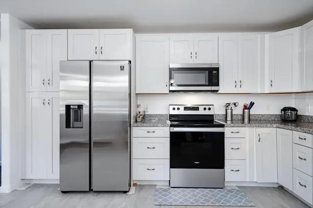 Listing Image for 6 Kuhina Pl 7 of 31