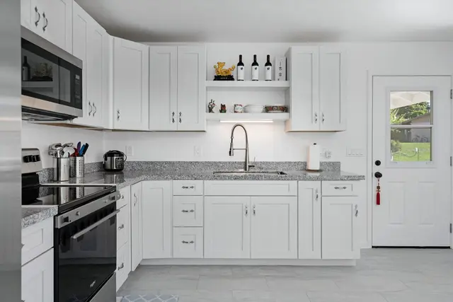Listing Image for 6 Kuhina Pl 8 of 31