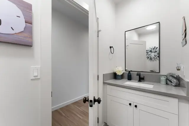 Listing Image for 1603 Makahala Pl 16 of 40