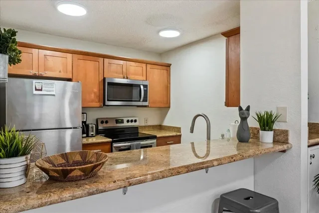 Listing Image for 1299 Uluniu Rd 103g 4 of 39