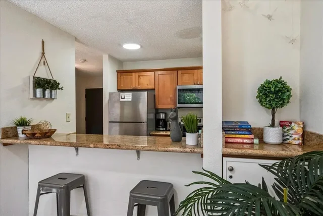 Listing Image for 1299 Uluniu Rd 103g 5 of 39