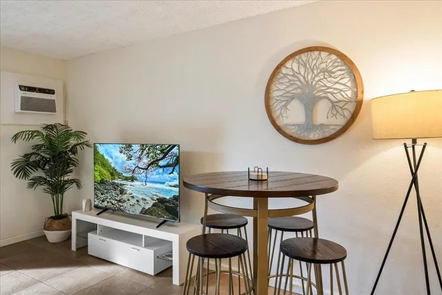 Listing Image for 1299 Uluniu Rd 103g 9 of 39