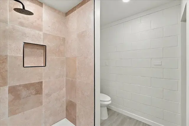 Listing Image for 400 Palama Dr 14 of 48