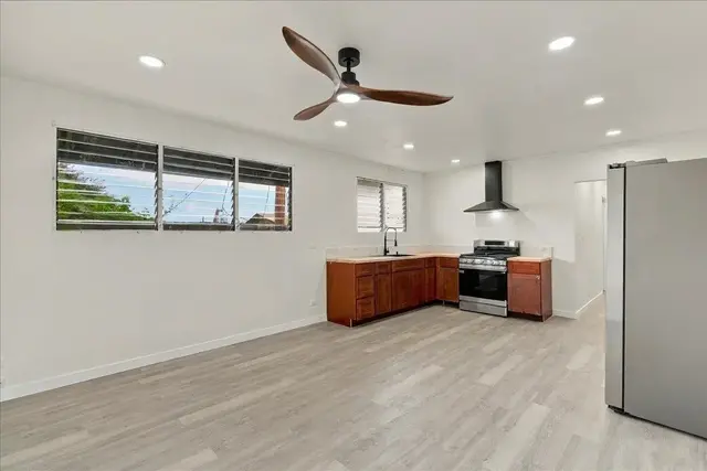 Listing Image for 400 Palama Dr 21 of 48