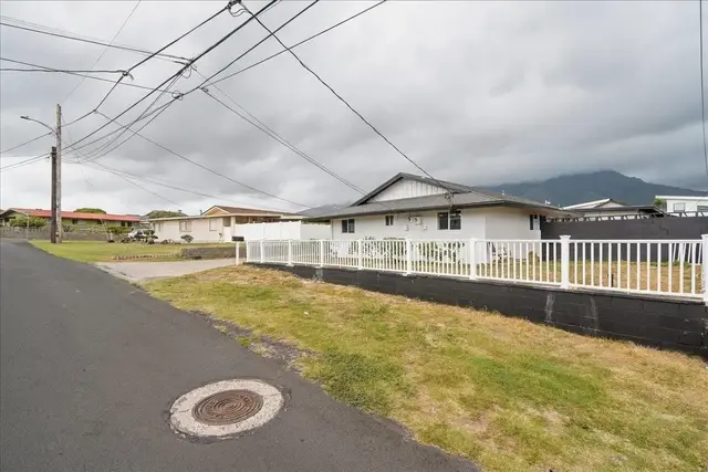Listing Image for 400 Palama Dr 40 of 48