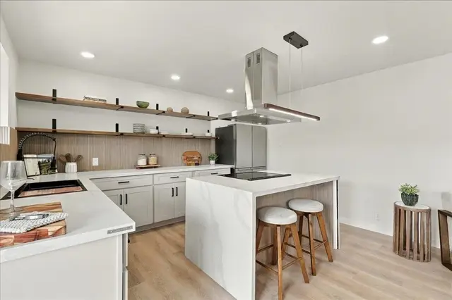 Listing Image for 400 Palama Dr 5 of 48