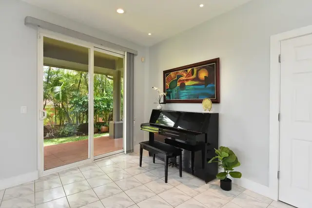 Listing Image for 3 Bermuda Pl 10 of 50
