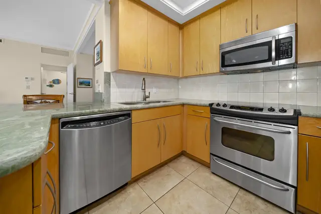 Listing Image for 500 Kapalua Dr 25t6-7 9 of 40