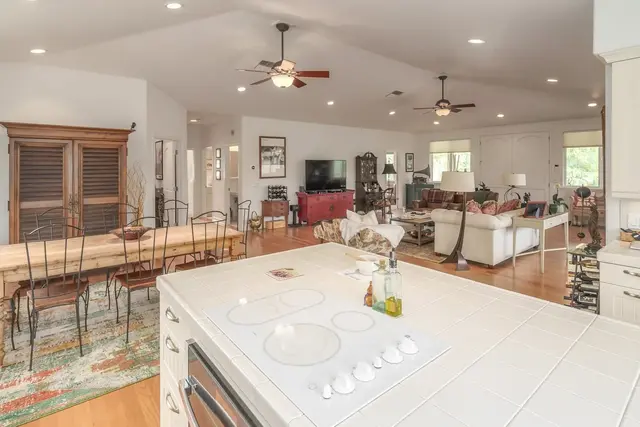 Listing Image for 11 Hua Nui Way 14 of 30