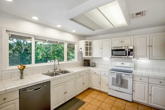 Listing Image for 85 Kepola Pl 11 of 50