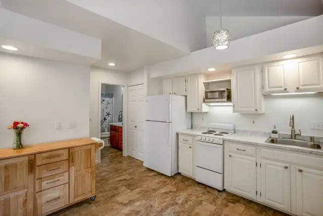 Listing Image for 85 Kepola Pl 35 of 50