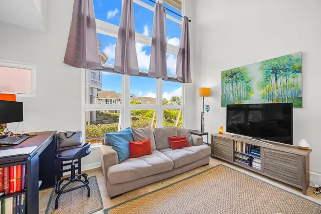 Listing Image for 71 Makawao Ave 3 3 of 28
