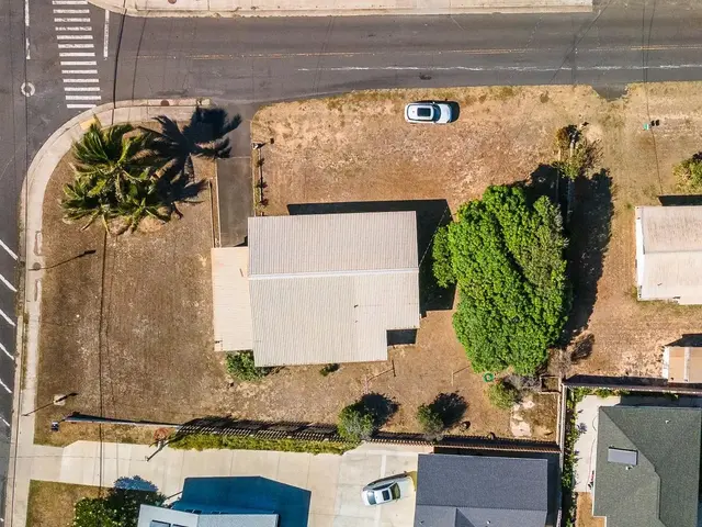 Listing Image for 418 Lihi St 6 of 40