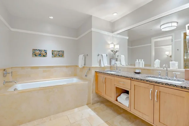 Listing Image for 1 Bay Dr 4201 20 of 24