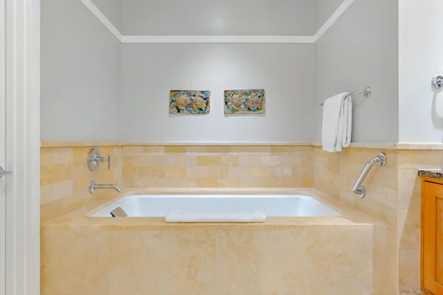 Listing Image for 1 Bay Dr 4201 21 of 24