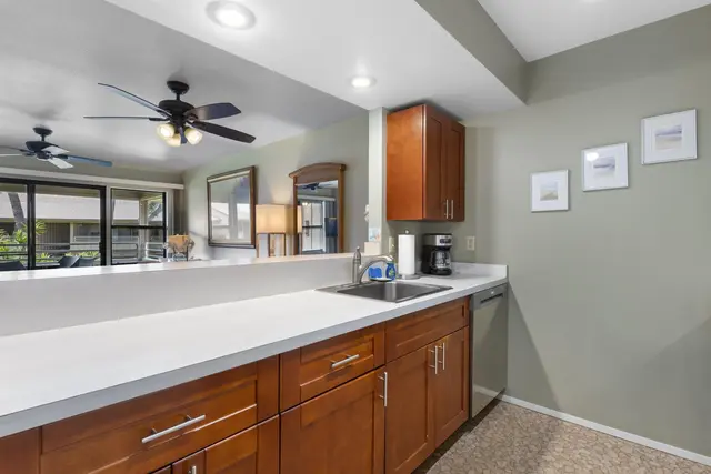 Listing Image for 679 S Kihei Rd A201 19 of 38