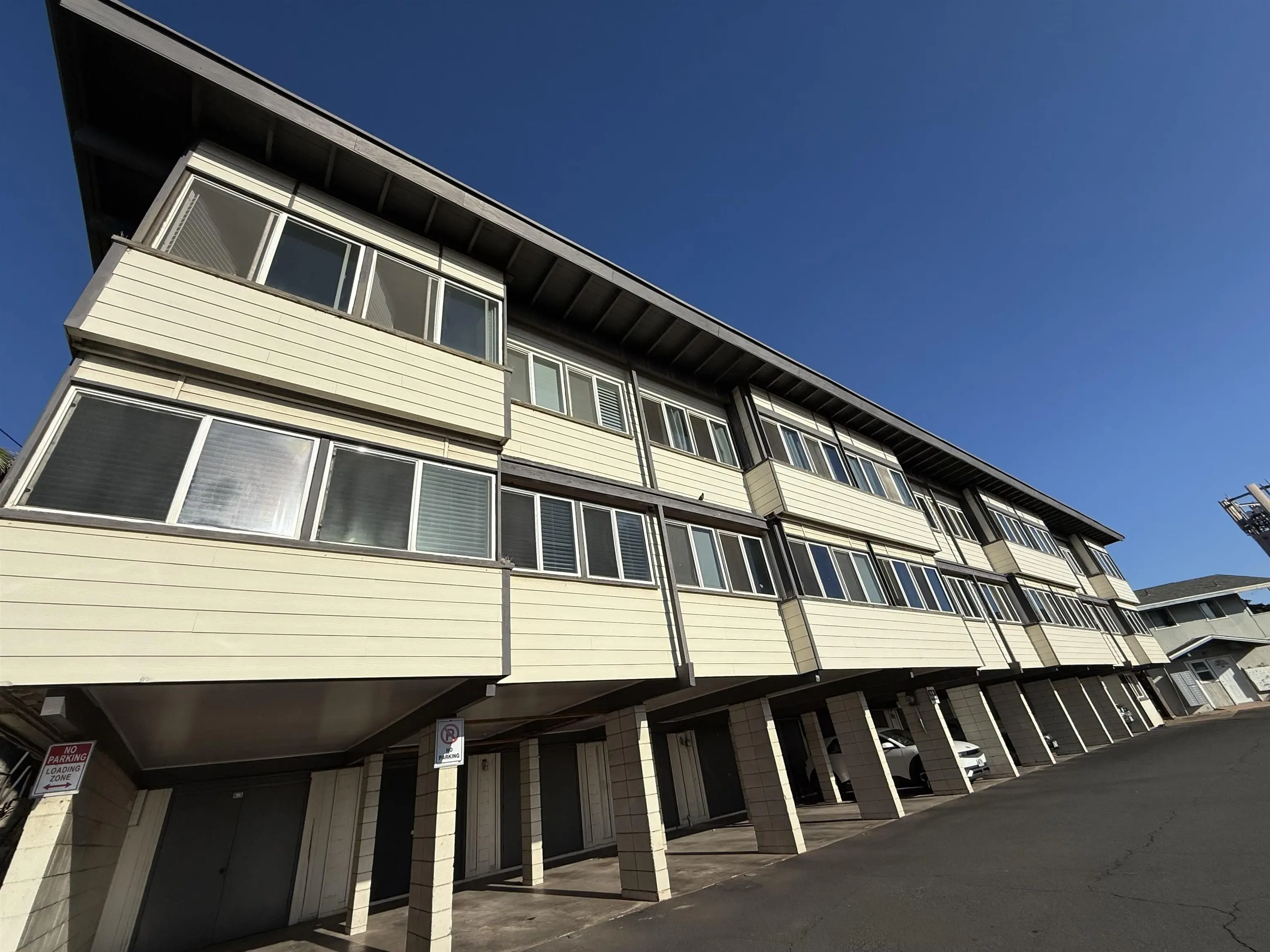 Photo of Listing #408350