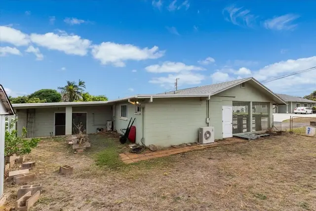 Listing Image for 1890 Makahala Pl 10 of 50