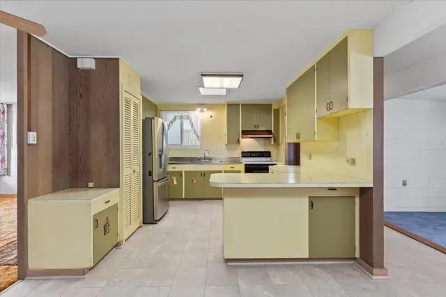 Listing Image for 1890 Makahala Pl 38 of 50