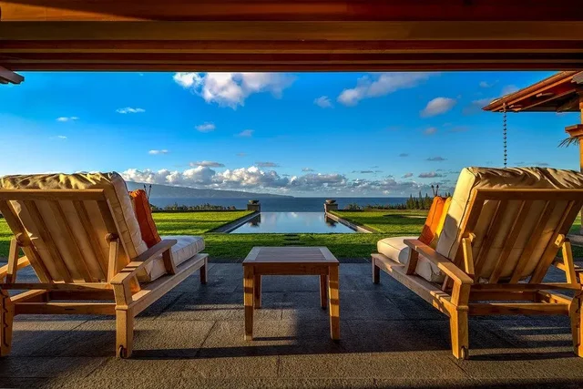 Listing Image for 100 Hawane Loop 1 3 of 30