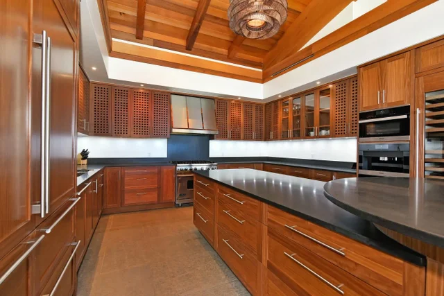 Listing Image for 100 Hawane Loop 1 8 of 30