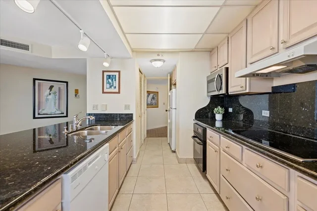 Listing Image for 3445 Lower Honoapiilani Rd 701 11 of 40