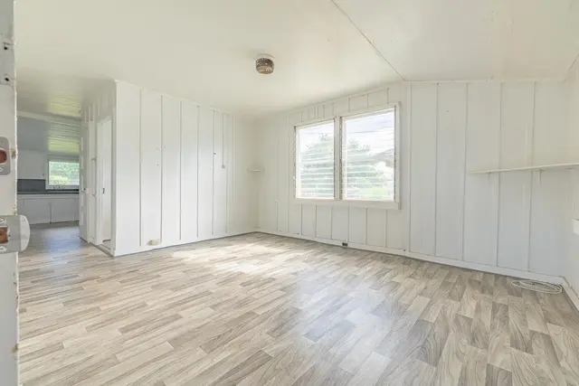 Listing Image for 1810 Farrington Ave 11 of 36