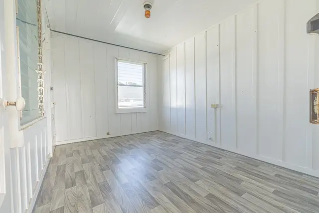 Listing Image for 1810 Farrington Ave 14 of 36