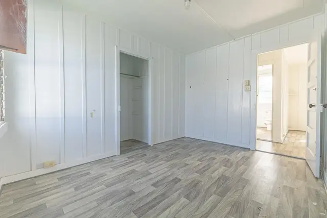 Listing Image for 1810 Farrington Ave 15 of 36