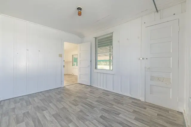 Listing Image for 1810 Farrington Ave 16 of 36