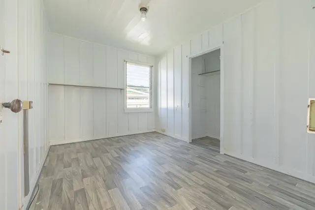 Listing Image for 1810 Farrington Ave 18 of 36