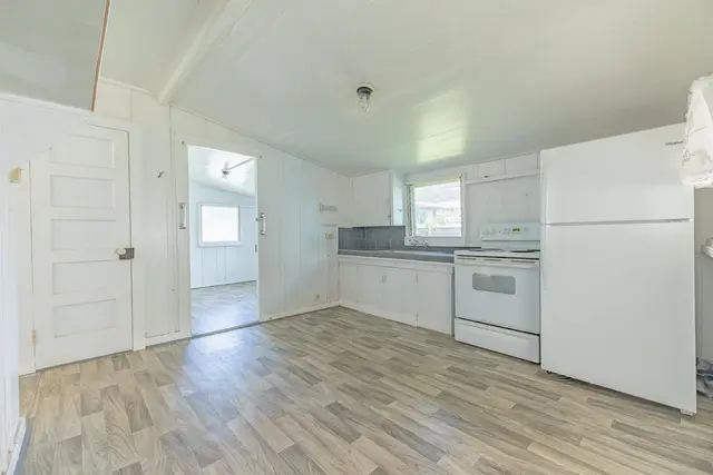 Listing Image for 1810 Farrington Ave 19 of 36