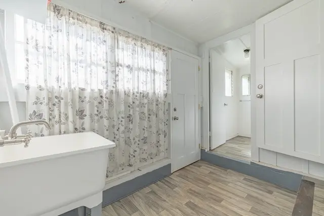 Listing Image for 1810 Farrington Ave 24 of 36