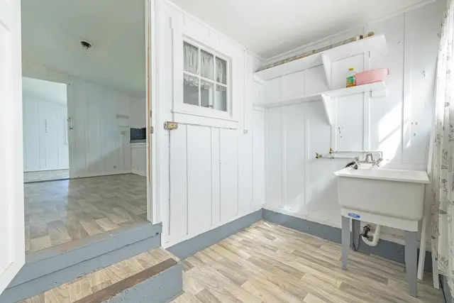 Listing Image for 1810 Farrington Ave 25 of 36