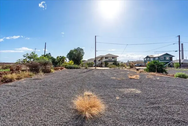 Listing Image for 730 Paunau St 6 of 25
