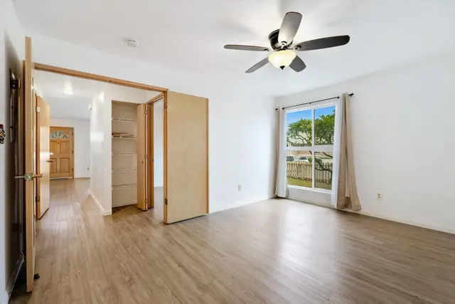 Listing Image for 10 Kopi Ln 18-104 17 of 40
