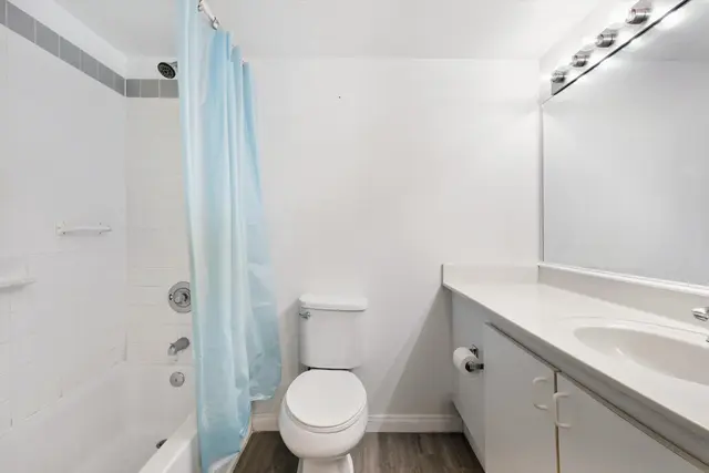 Listing Image for 10 Kopi Ln 18-104 18 of 40