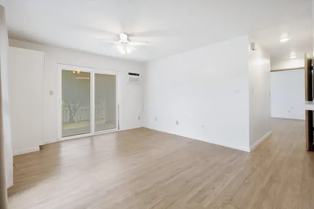 Listing Image for 10 Kopi Ln 18-104 2 of 40
