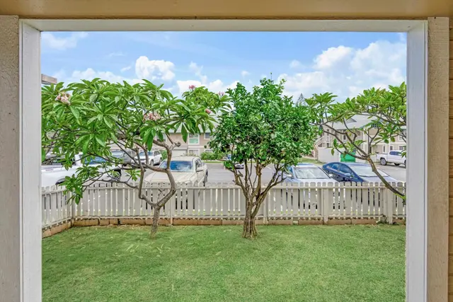 Listing Image for 10 Kopi Ln 18-104 26 of 40