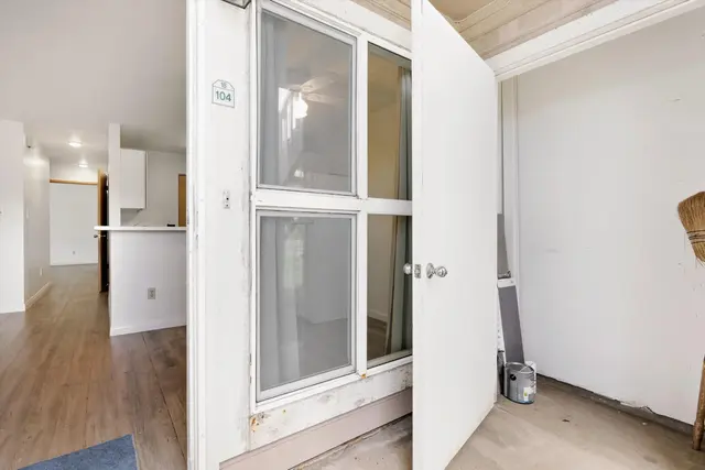 Listing Image for 10 Kopi Ln 18-104 28 of 40