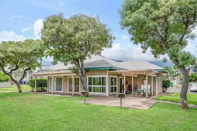 Listing Image for 10 Kopi Ln 18-104 36 of 40