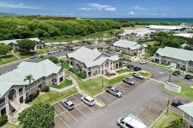 Listing Image for 10 Kopi Ln 18-104 38 of 40