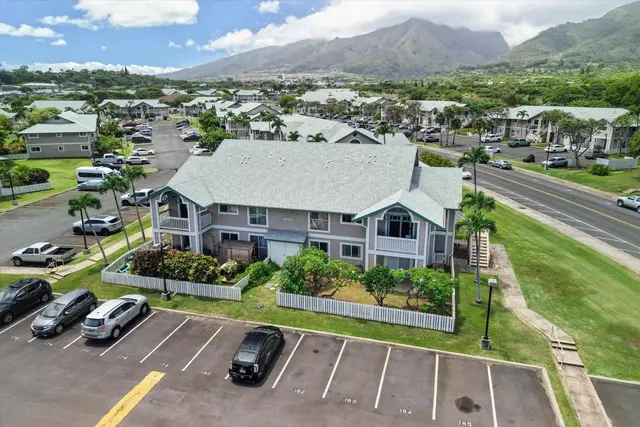Listing Image for 10 Kopi Ln 18-104 40 of 40