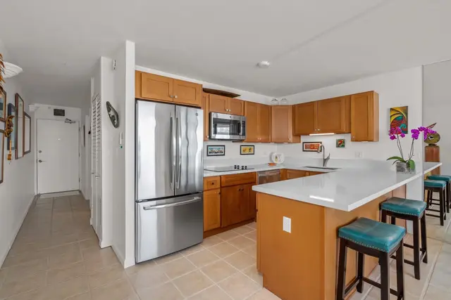 Listing Image for 50 Hauoli St 306 12 of 42