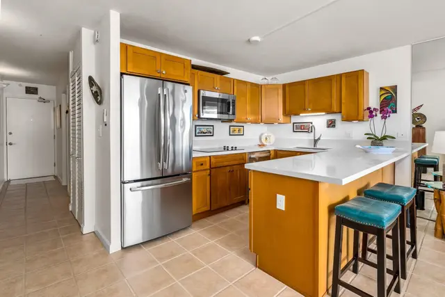 Listing Image for 50 Hauoli St 306 13 of 42