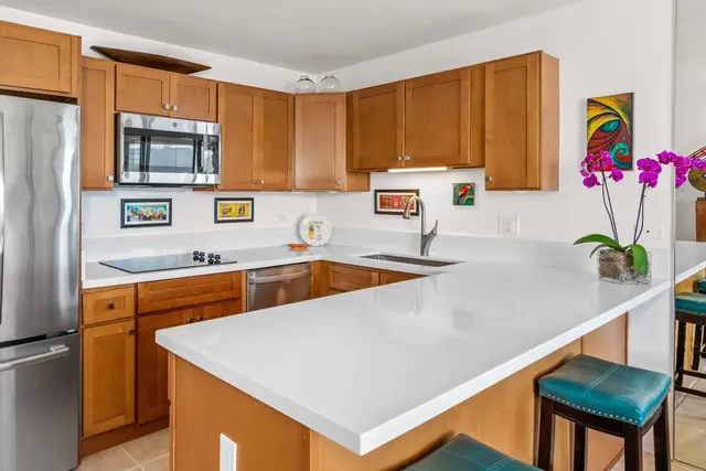 Listing Image for 50 Hauoli St 306 15 of 42